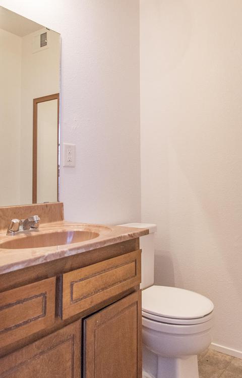 940 E Oakridge Ave, Visalia, CA 93292 photo 13