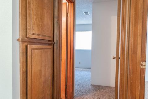 940 E Oakridge Ave, Visalia, CA 93292 photo 19