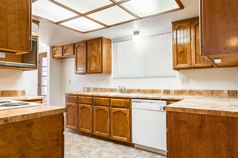 940 E Oakridge Ave, Visalia, CA 93292 photo 10