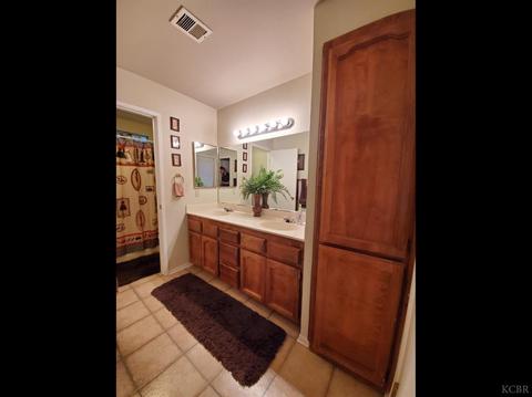 205 N A Ave, Avenal, CA 93204 photo 3