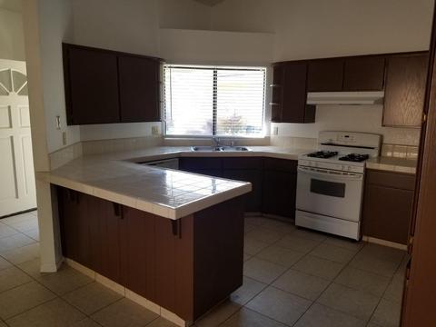 2402 E Parker Ct, Visalia, CA 93292 photo 5