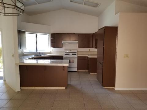 2402 E Parker Ct, Visalia, CA 93292 photo 6