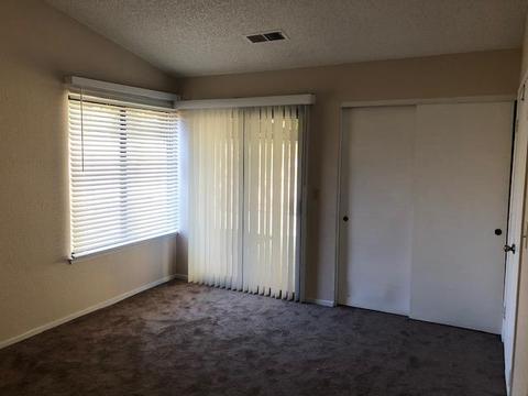 2402 E Parker Ct, Visalia, CA 93292 photo 12