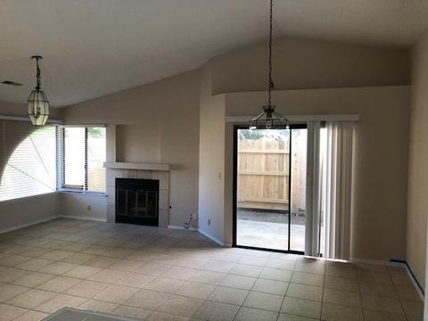 2402 E Parker Ct, Visalia, CA 93292 photo 9