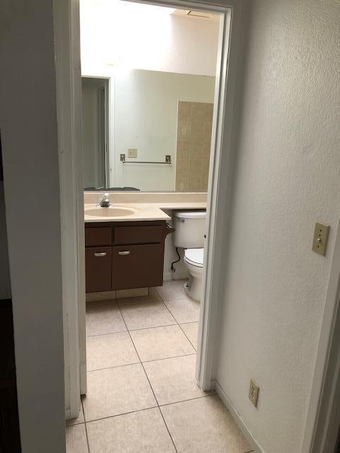 2402 E Parker Ct, Visalia, CA 93292 photo 26