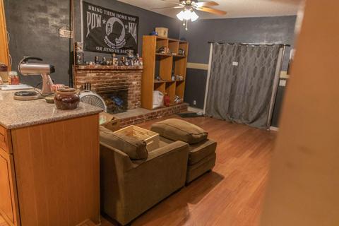 150 E Spruce Ave, Lemoore, CA 93245 photo 9