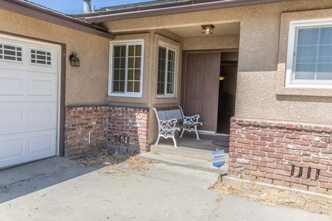 150 E Spruce Ave, Lemoore, CA 93245 photo 2