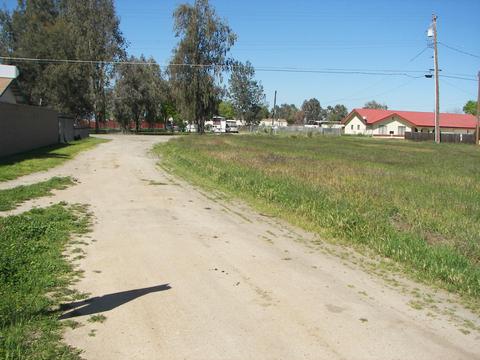 435 James Ave, Corcoran, CA 93212 photo 3