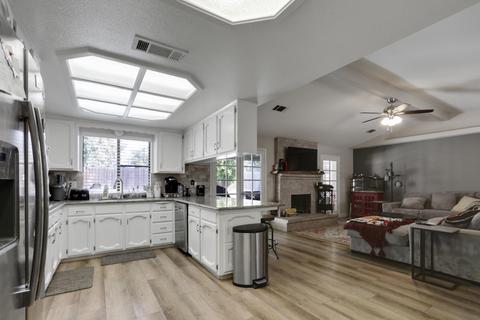 2202 E Princeton Ave, Visalia, CA 93292 photo 13