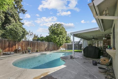 2202 E Princeton Ave, Visalia, CA 93292 photo 25