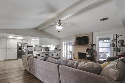 2202 E Princeton Ave, Visalia, CA 93292 photo 8