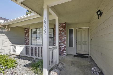 2202 E Princeton Ave, Visalia, CA 93292 photo 4