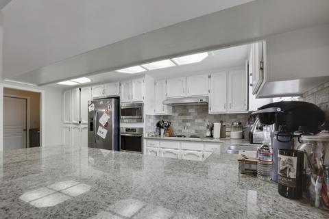 2202 E Princeton Ave, Visalia, CA 93292 photo 12