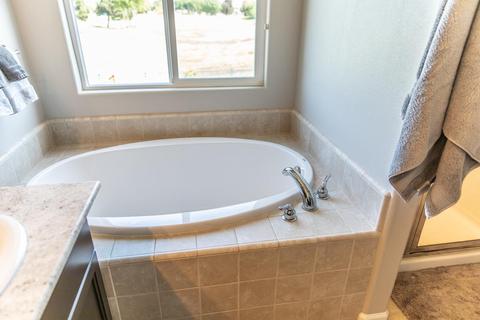 1164 Caddie Loop, Lemoore, CA 93245 photo 28