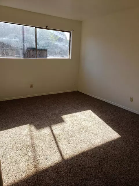 611 E Kaweah Ave, Visalia, CA 93292 photo 5