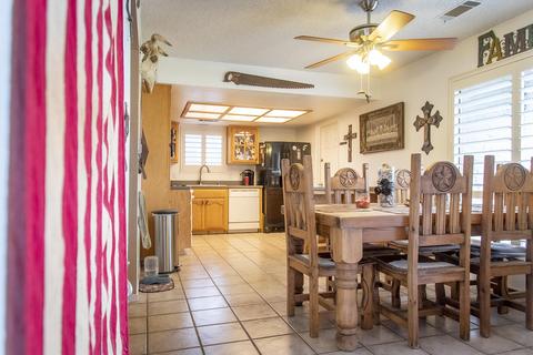 825 E Cambridge Ave, Visalia, CA 93292 photo 7