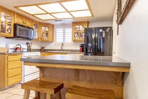 825 E Cambridge Ave, Visalia, CA 93292 photo 11