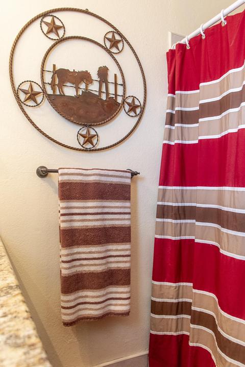 825 E Cambridge Ave, Visalia, CA 93292 photo 23