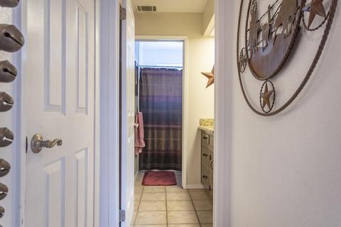 825 E Cambridge Ave, Visalia, CA 93292 photo 27