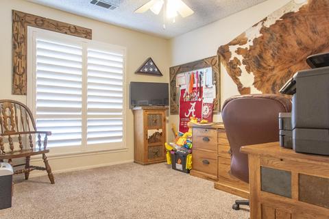 825 E Cambridge Ave, Visalia, CA 93292 photo 25