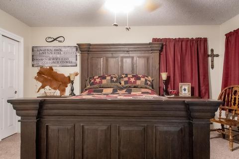 825 E Cambridge Ave, Visalia, CA 93292 photo 21