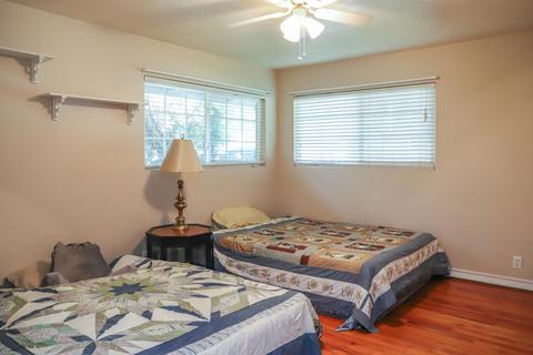 1335 W Iris Ave, Visalia, CA 93277 photo 23
