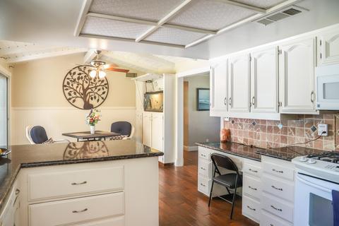 1335 W Iris Ave, Visalia, CA 93277 photo 12