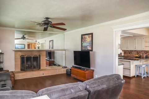 1335 W Iris Ave, Visalia, CA 93277 photo 6