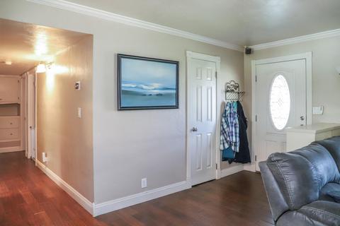 1335 W Iris Ave, Visalia, CA 93277 photo 5