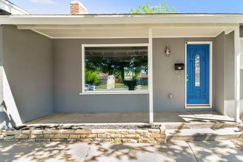 134 W Spring Ln, Lemoore, CA 93245 photo 3