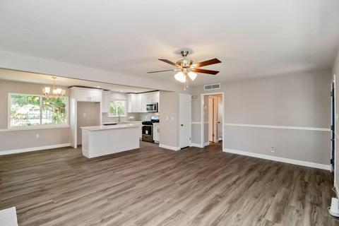 134 W Spring Ln, Lemoore, CA 93245 photo 7