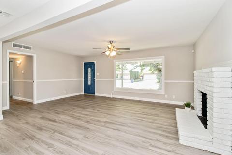134 W Spring Ln, Lemoore, CA 93245 photo 4