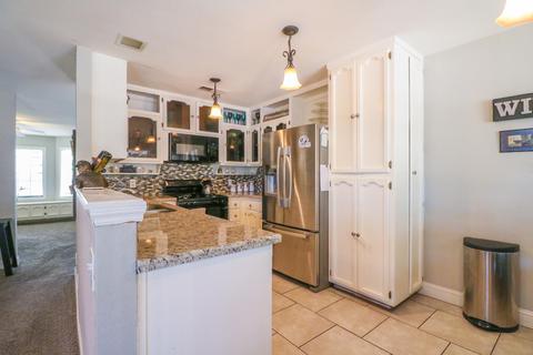 4222 W Iris Ave, Visalia, CA 93277 photo 9