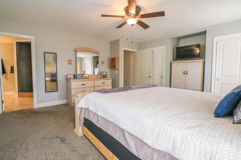 4222 W Iris Ave, Visalia, CA 93277 photo 21