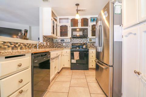 4222 W Iris Ave, Visalia, CA 93277 photo 10