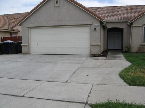 1793 Castle Way, Lemoore, CA 93245 photo 2
