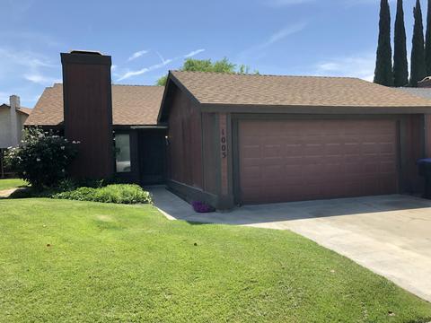 1003 E Oakridge Ave, Visalia, CA 93292 photo 1