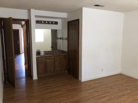 1003 E Oakridge Ave, Visalia, CA 93292 photo 15