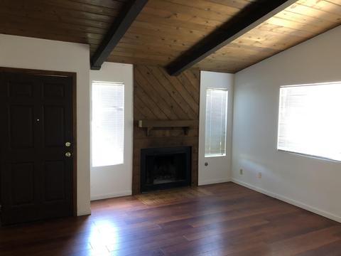 1003 E Oakridge Ave, Visalia, CA 93292 photo 3