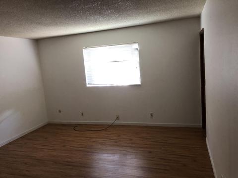 1003 E Oakridge Ave, Visalia, CA 93292 photo 11