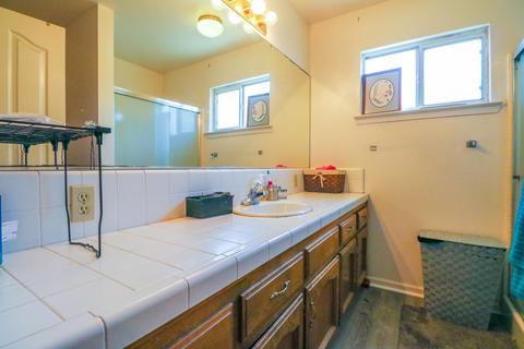 1750 E Levin Ave, Tulare, CA 93274 photo 19