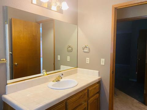 2722 E Parker Ct, Visalia, CA 93292 photo 11