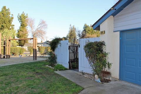 1941 E Beech Ave, Visalia, CA 93292 photo 2