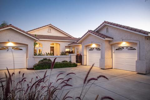 1221 E Copper Ct, Visalia, CA 93292 photo 1