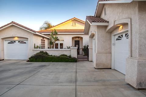 1221 E Copper Ct, Visalia, CA 93292 photo 3