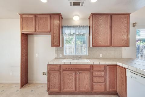 3739 E Stapp Ct, Visalia, CA 93292 photo 18