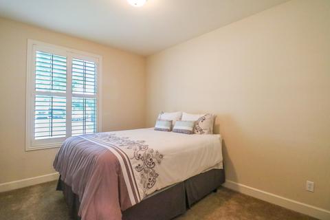 3704 E Seeger Ct, Visalia, CA 93292 photo 20