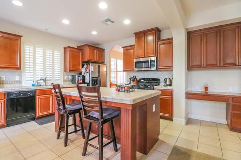 3704 E Seeger Ct, Visalia, CA 93292 photo 9