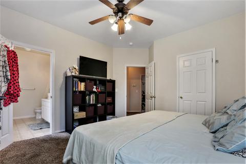 1633 E Knight Ct, Visalia, CA 93292 photo 17