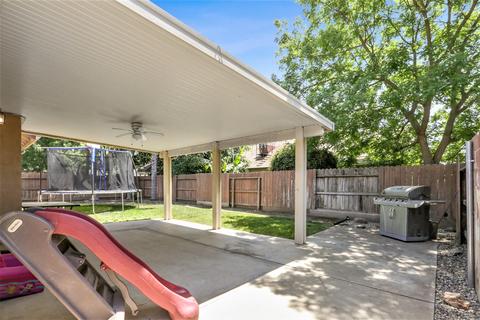 1633 E Knight Ct, Visalia, CA 93292 photo 21